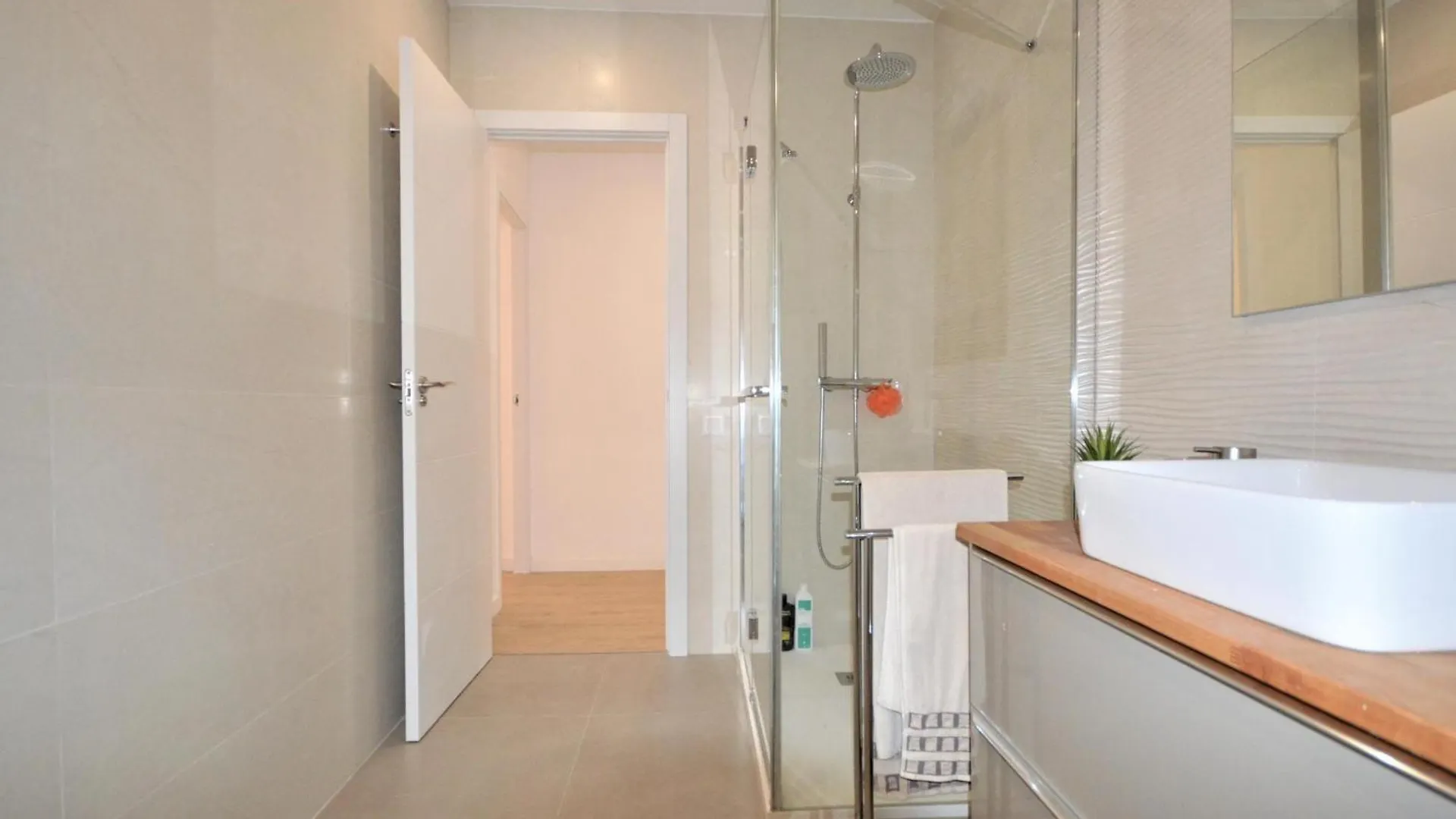 Apartamento Moderno Para 4 Pers., Wifi, A.A., En El Corazon De Castello D'Empuries - Es-89-79