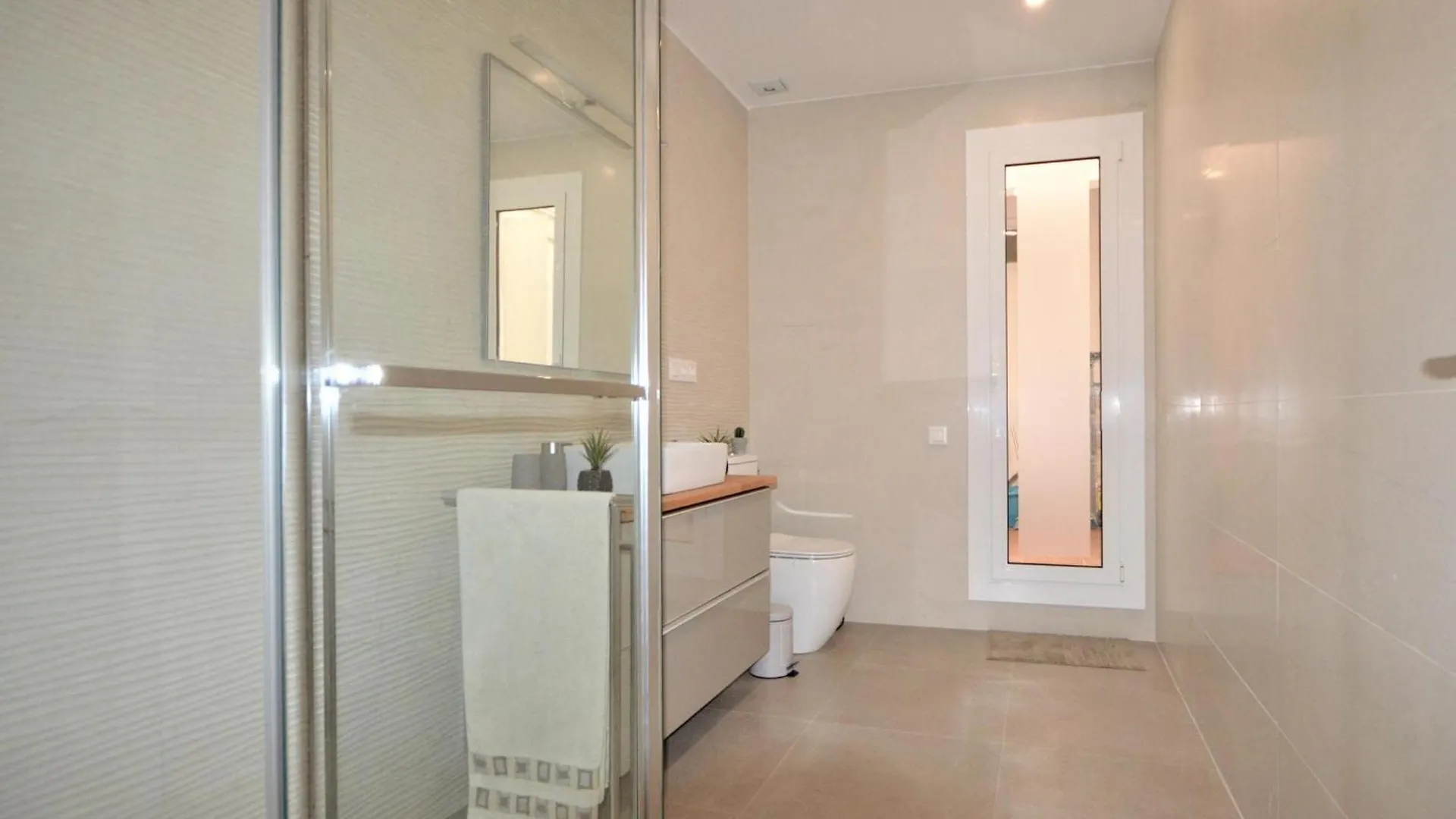 Apartamento Moderno Para 4 Pers., Wifi, A.A., En El Corazon De Castello D'Empuries - Es-89-79